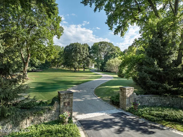 $9,350,000 | 18 Tokeneke Trail, Darien, CT 06820