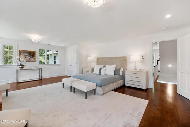 $9,350,000 | 18 Tokeneke Trail, Darien, CT 06820