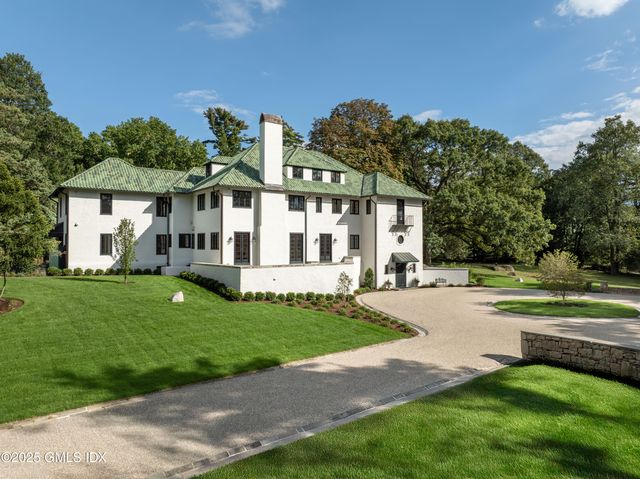 $9,350,000 | 18 Tokeneke Trail, Darien, CT 06820