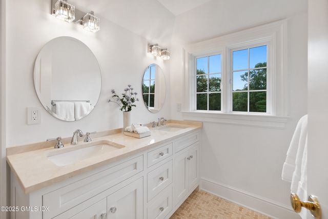 $9,350,000 | 18 Tokeneke Trail, Darien, CT 06820