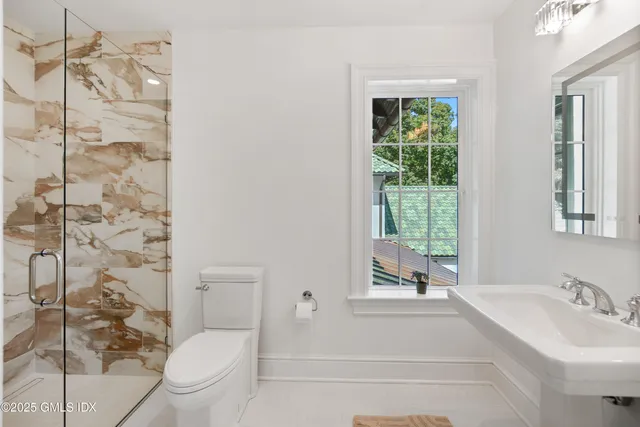 $9,350,000 | 18 Tokeneke Trail, Darien, CT 06820