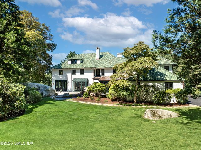 $9,350,000 | 18 Tokeneke Trail, Darien, CT 06820