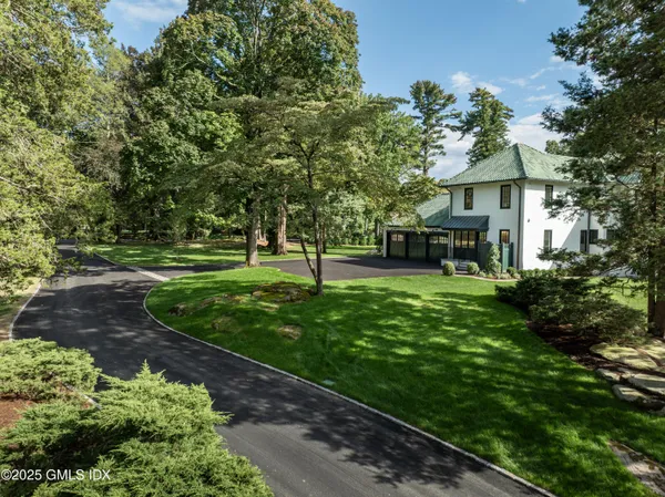 $8,500,000 | 18 Tokeneke Trail, Darien, CT 06820