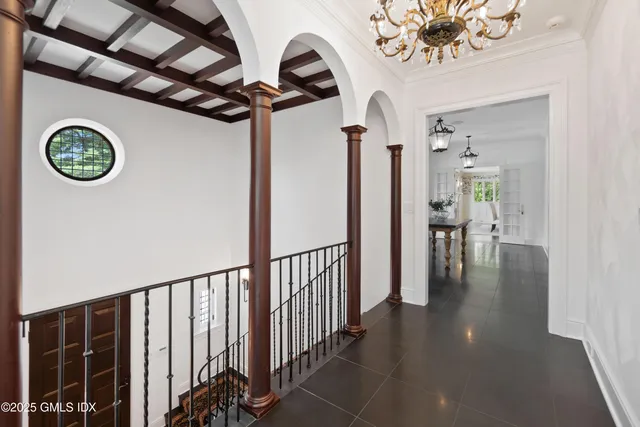 $9,350,000 | 18 Tokeneke Trail, Darien, CT 06820