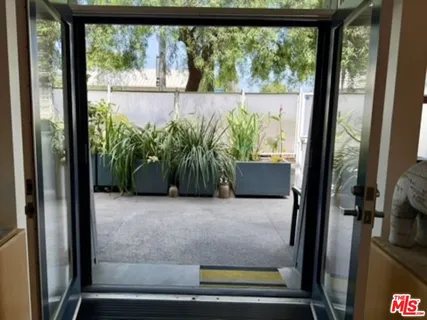 $1,100,000 | 615 Hampton Drive, Unit B104, Venice, CA 90291