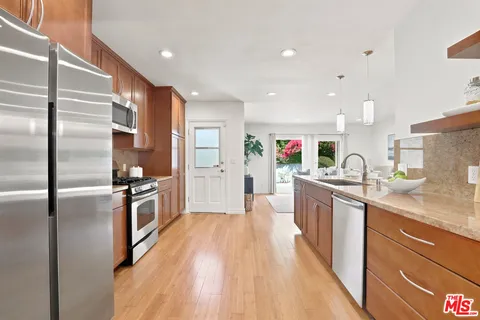 $1,399,000 | 11521 Patom Drive, Culver City, CA 90230