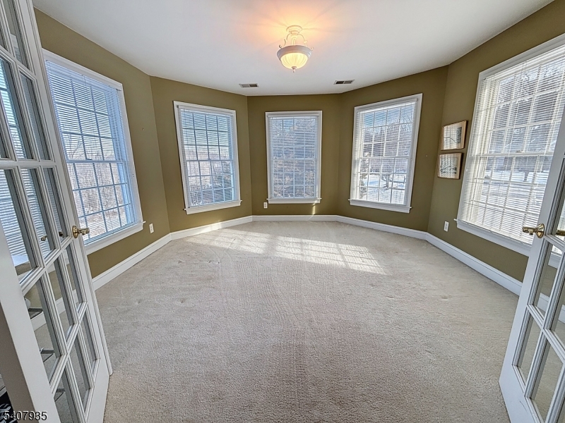 107 Lambert Drive Sparta, NJ 07871 - Photo 23 of 40