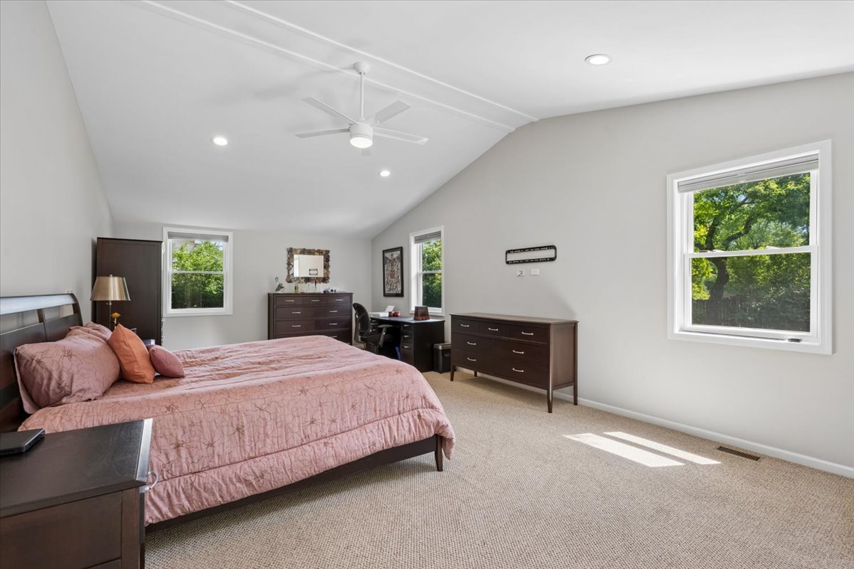3724 Winnetka Road Glenview, IL 60026 - Photo 14 of 33