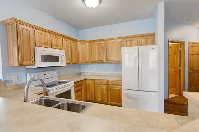 $249,900 | 121 Metro Terrace, Unit 101, Madison, WI 53718