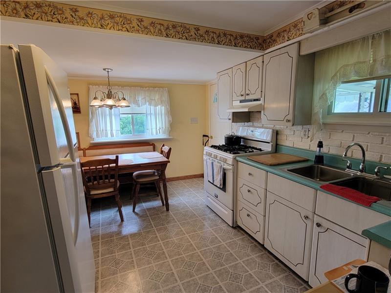 5172 Hardt Road Gibsonia, PA 15044 - Photo 3 of 25 Gallery Image 3