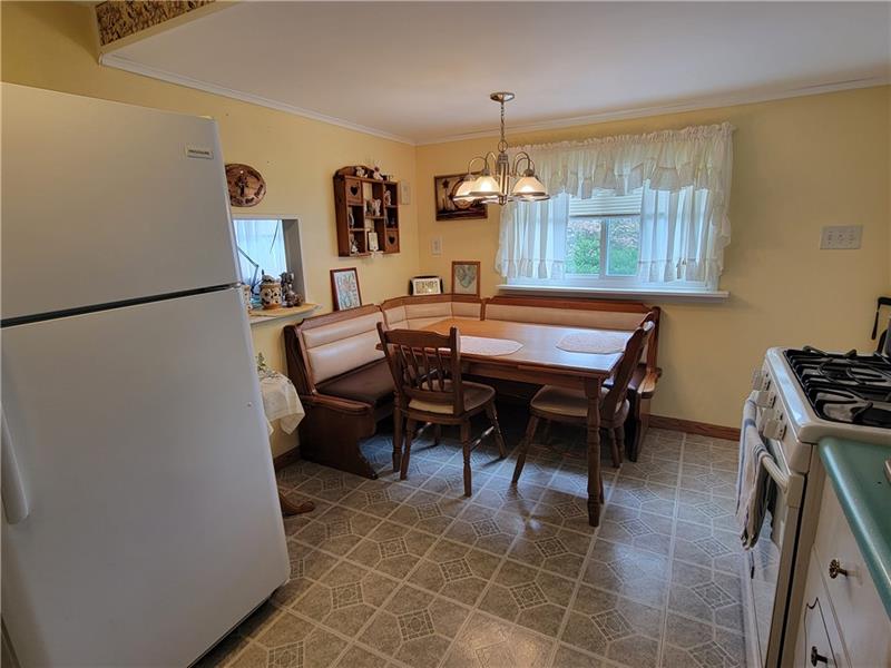 5172 Hardt Road Gibsonia, PA 15044 - Photo 5 of 25 Gallery Image 5