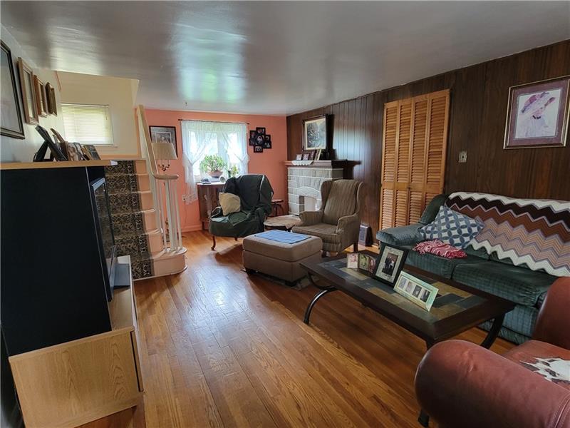 5172 Hardt Road Gibsonia, PA 15044 - Photo 9 of 25 Gallery Image 9