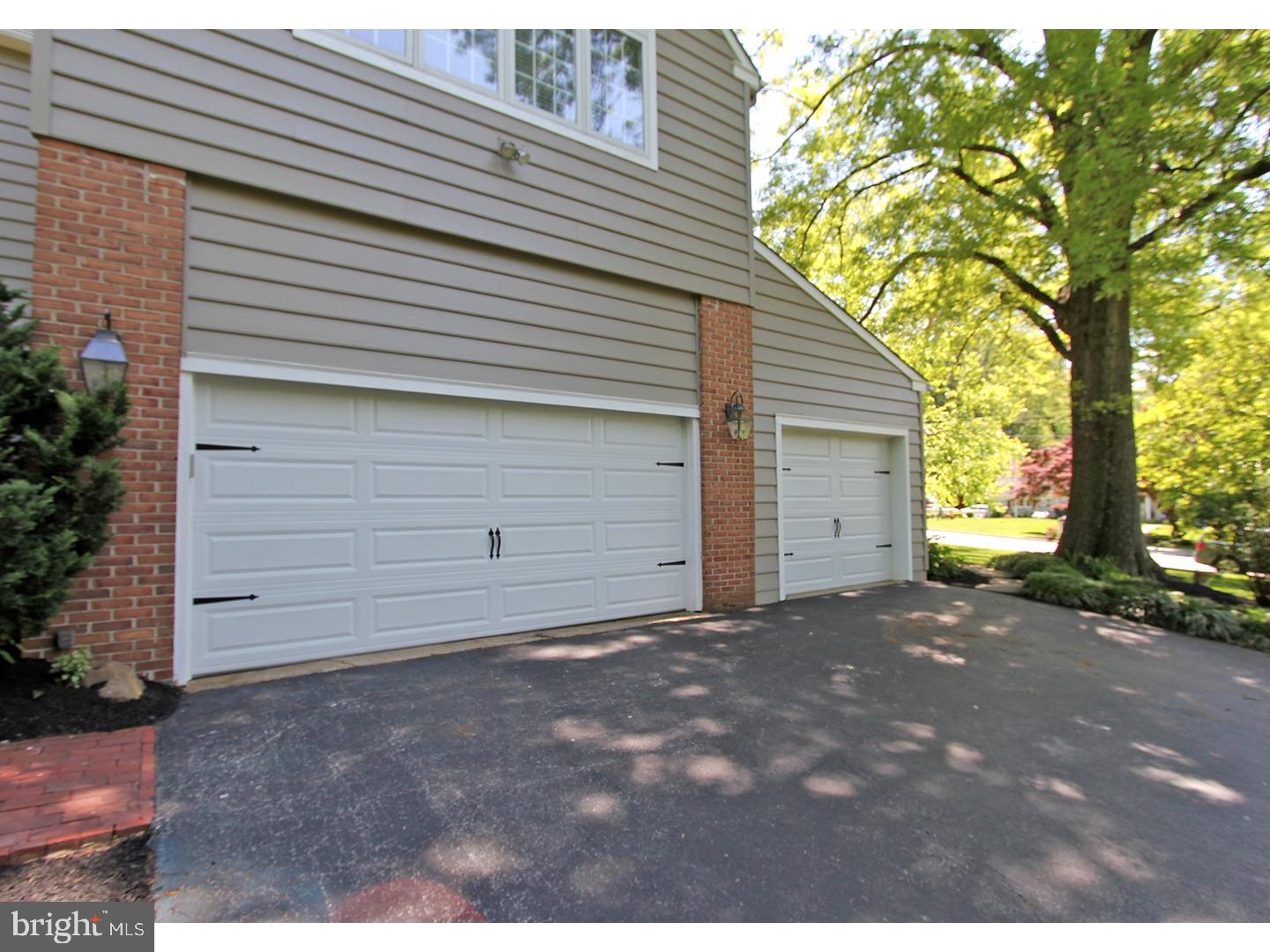 129 Ladderback Lane Devon, PA 19333 - Photo 23 of 25 Garage