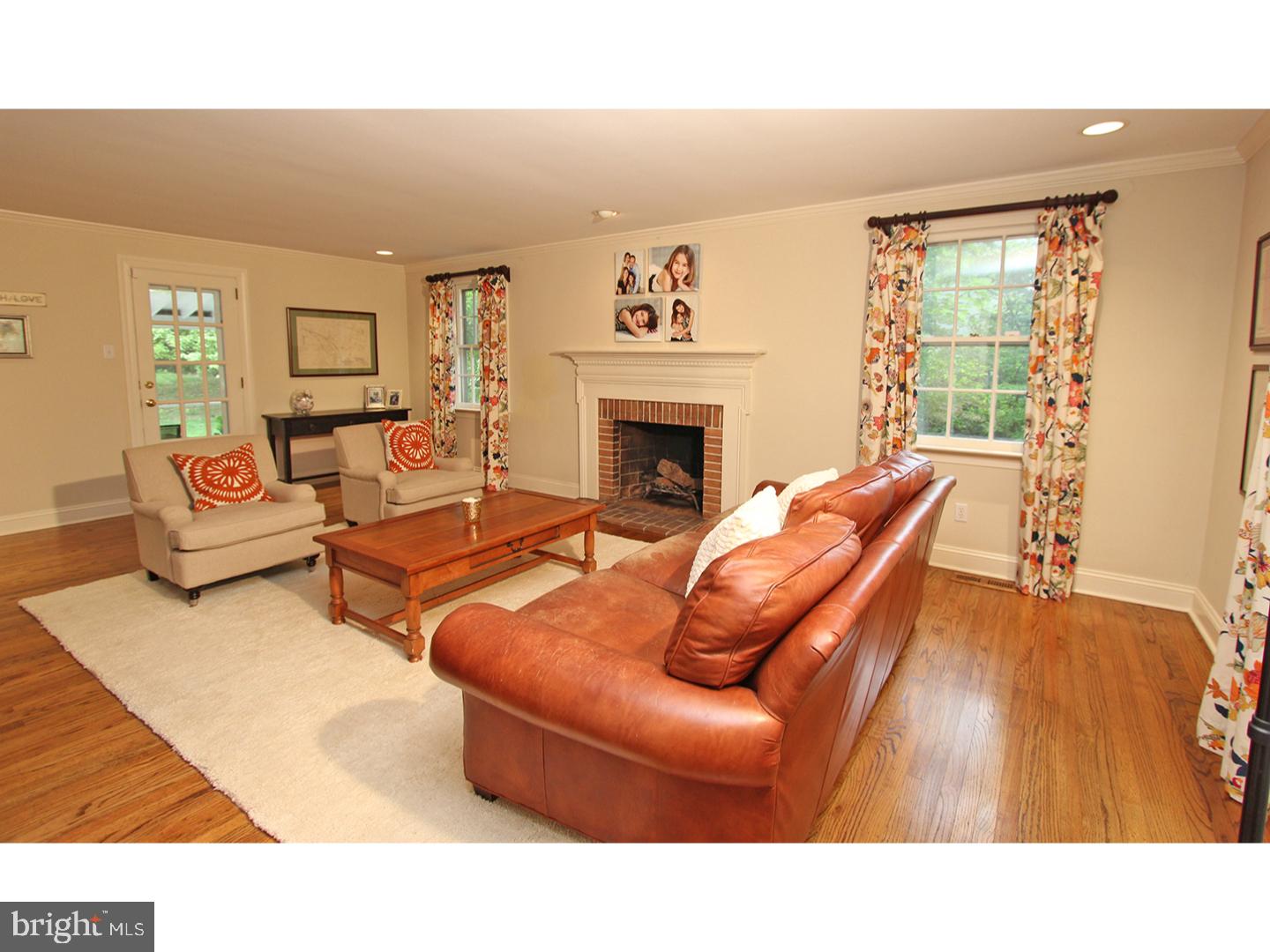 129 Ladderback Lane Devon, PA 19333 - Photo 10 of 25 Living Room