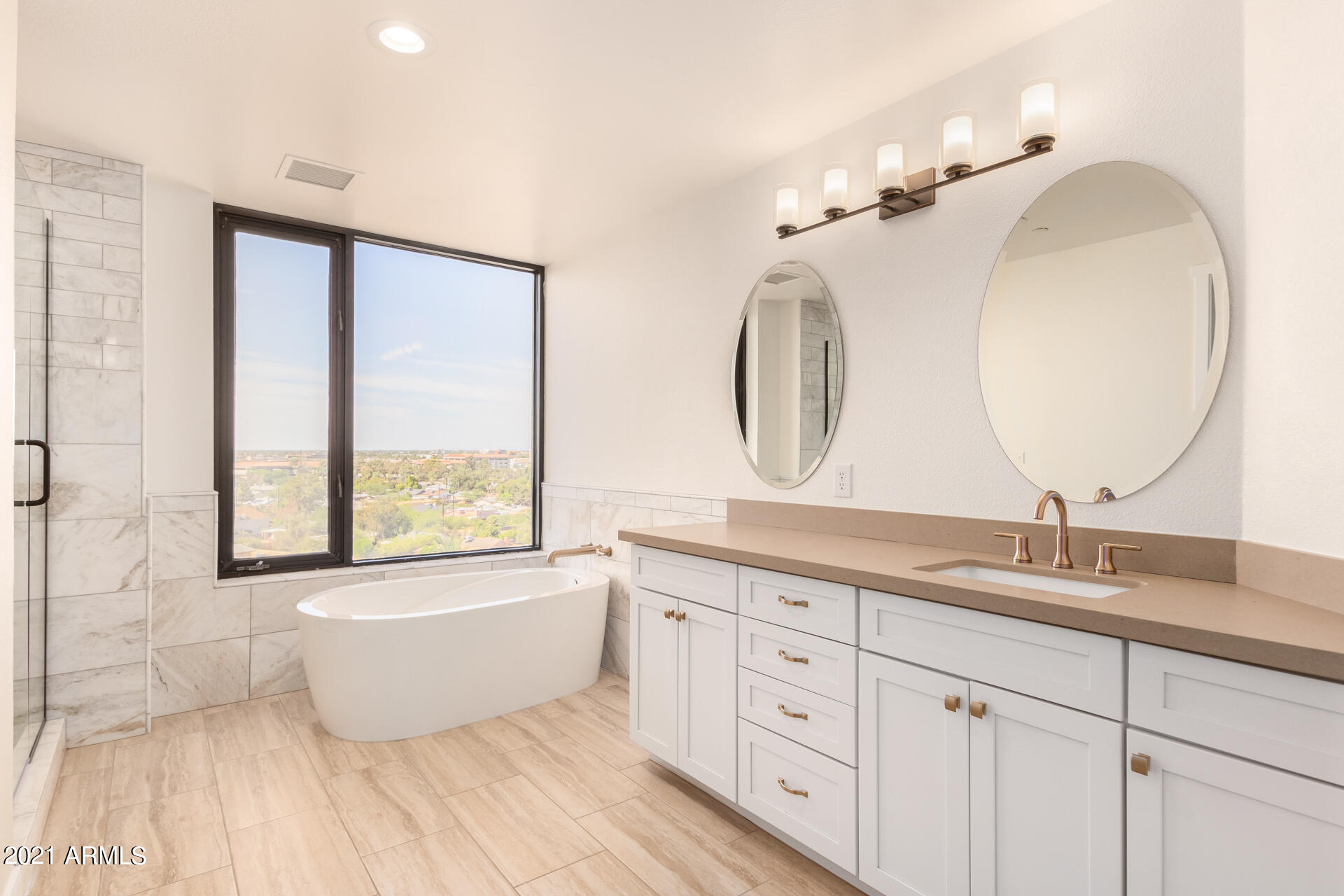 1040 East Osborn Road, Unit 604 Phoenix, AZ 85014 - Photo 16 of 33 Master Bathroom