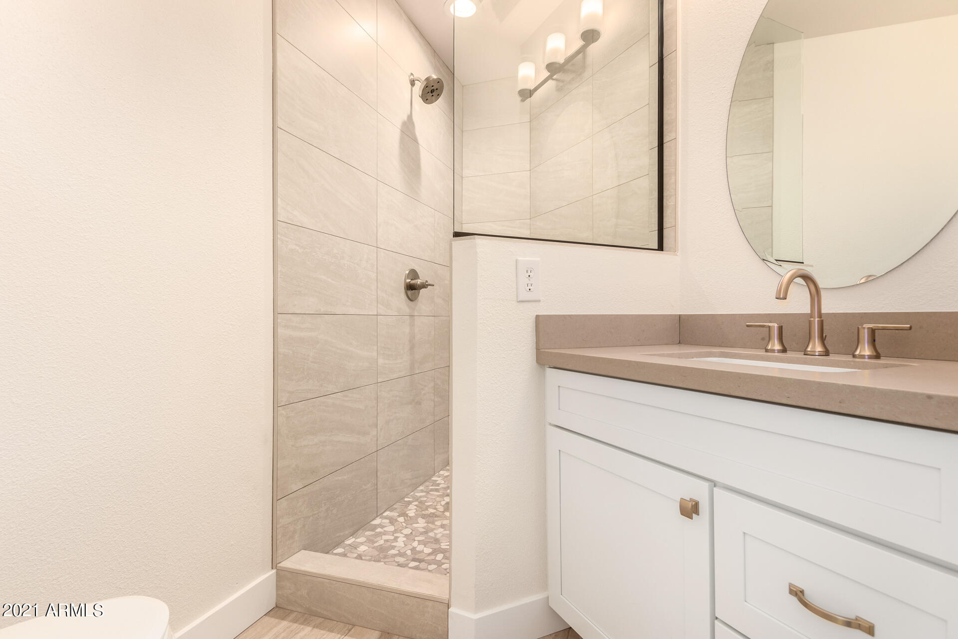 1040 East Osborn Road, Unit 604 Phoenix, AZ 85014 - Photo 21 of 33 Bath 2
