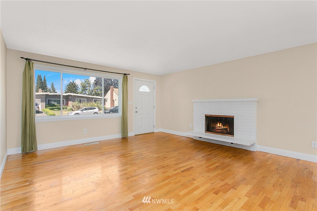 2409 Northeast 23rd Street Renton, WA 98056 - Photo 3 of 25