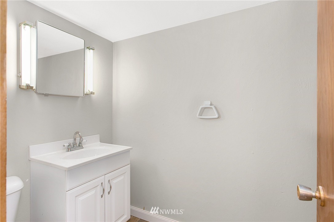 2409 Northeast 23rd Street Renton, WA 98056 - Photo 21 of 25