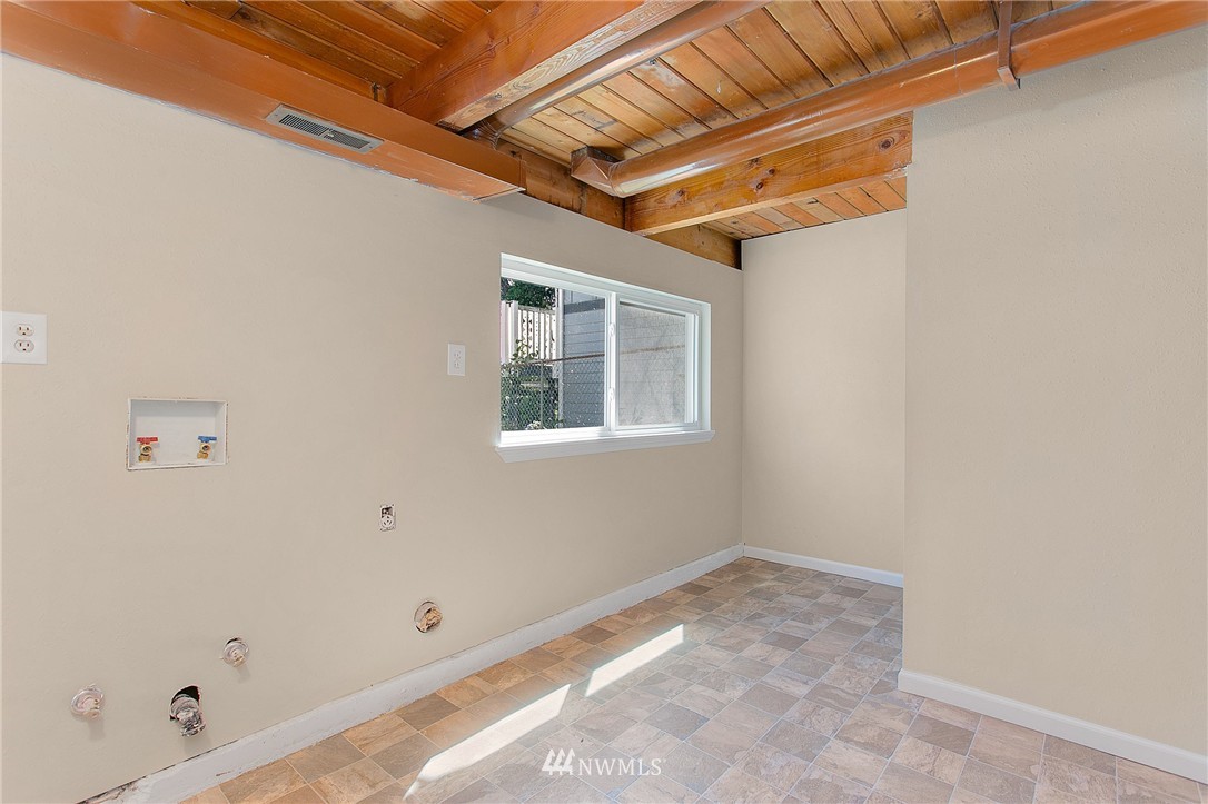 2409 Northeast 23rd Street Renton, WA 98056 - Photo 22 of 25