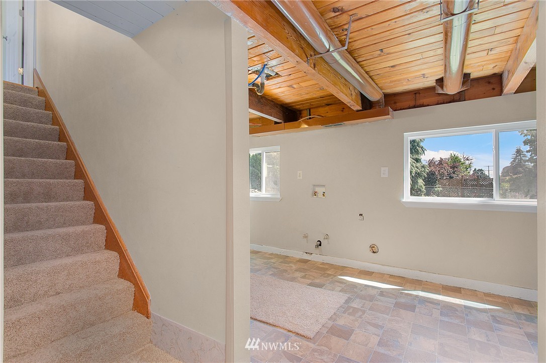 2409 Northeast 23rd Street Renton, WA 98056 - Photo 23 of 25