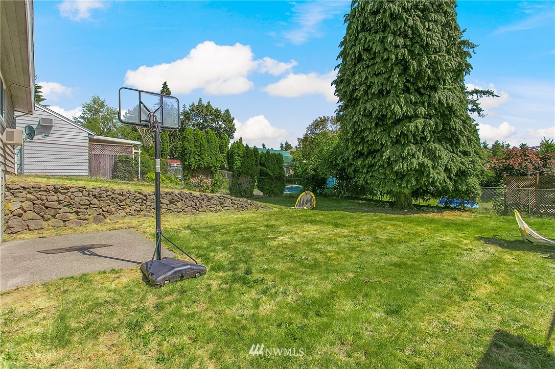 2409 Northeast 23rd Street Renton, WA 98056 - Photo 24 of 25