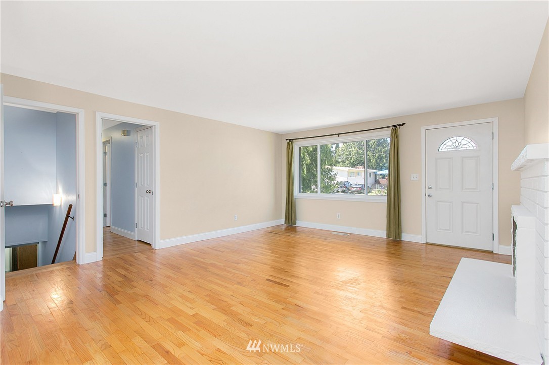 2409 Northeast 23rd Street Renton, WA 98056 - Photo 5 of 25