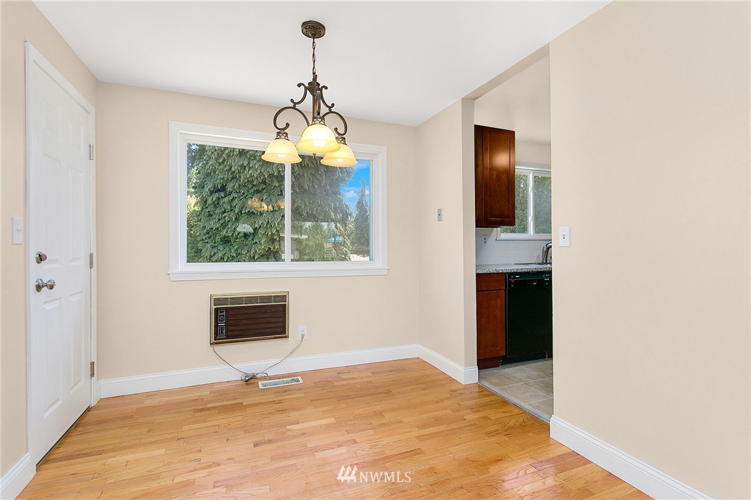 2409 Northeast 23rd Street Renton, WA 98056 - Photo 6 of 25
