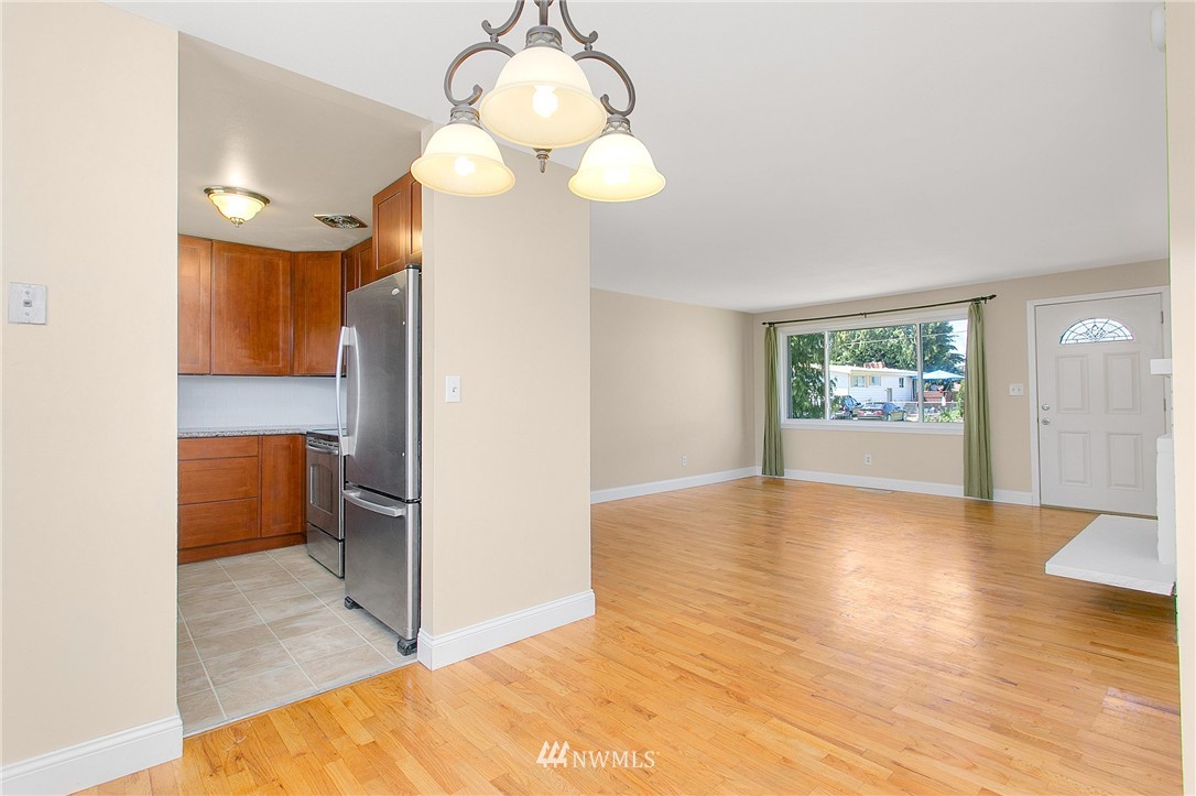 2409 Northeast 23rd Street Renton, WA 98056 - Photo 7 of 25