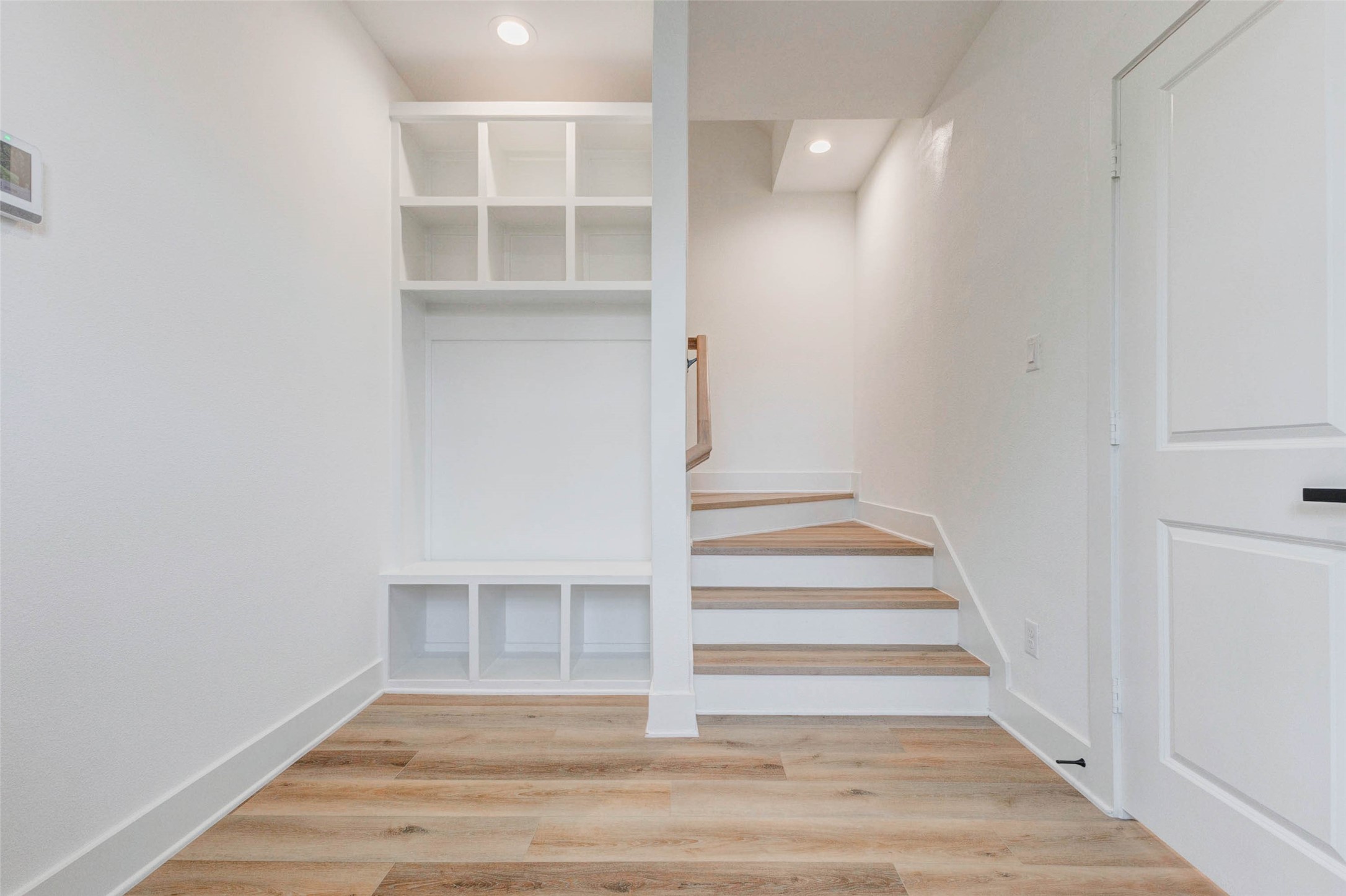 1307 East 27th Street, Unit A Houston, TX 77009 - Photo 12 of 48 a view of entryway