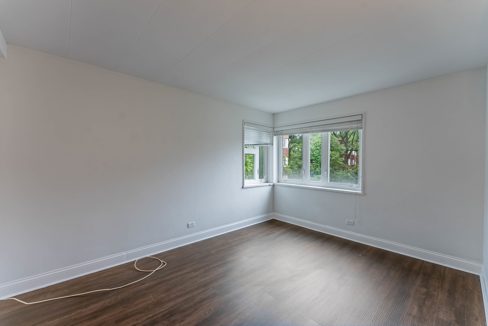7200 Oak Avenue, Unit 3NW River Forest, IL 60305 - Photo 2 of 9 a view of a room with wooden floor and window