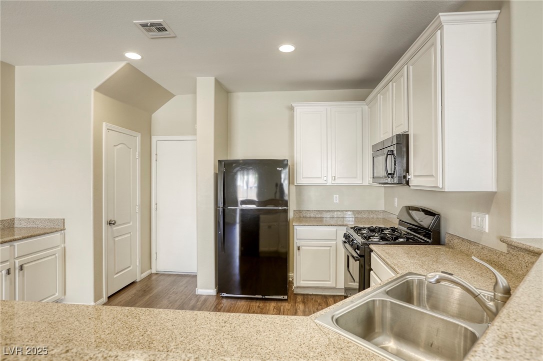 4841 North Bride Street North Las Vegas, NV 89081 - Photo 11 of 38