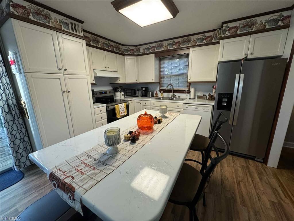 142 James Street Elkin, NC 28621 - Photo 11 of 44