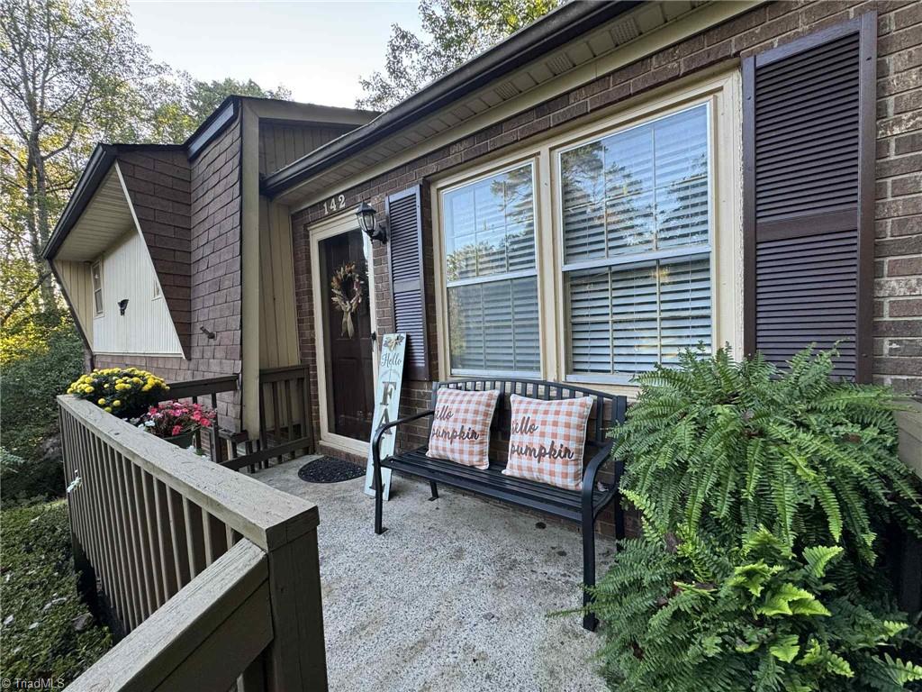 142 James Street Elkin, NC 28621 - Photo 6 of 44