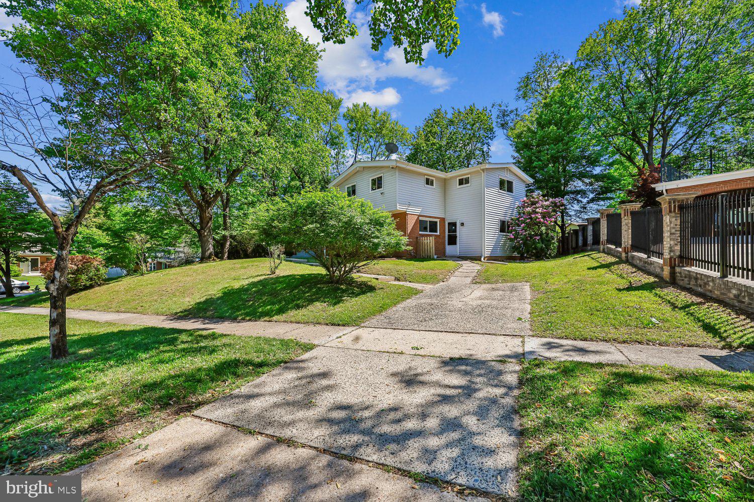 300 Gilsan Court Silver Spring, MD 20902 - Photo 33 of 117 Driveway