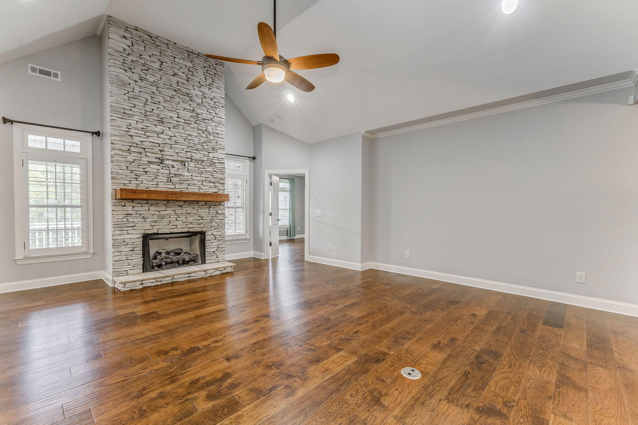 220 Lenox Road Calhoun, GA 30701 - Photo 21 of 59 Living 1