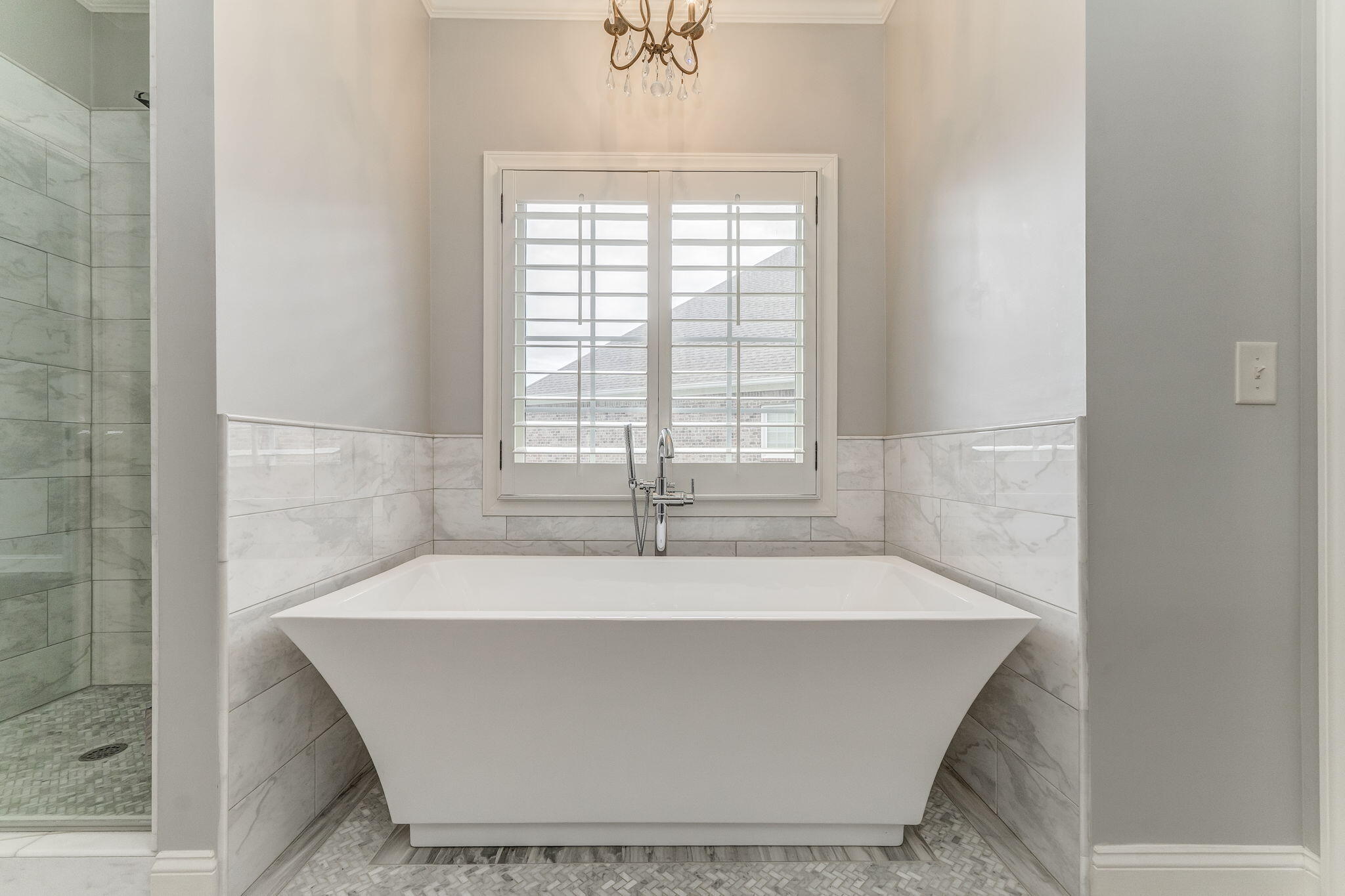 220 Lenox Road Calhoun, GA 30701 - Photo 28 of 59 Soaking tub