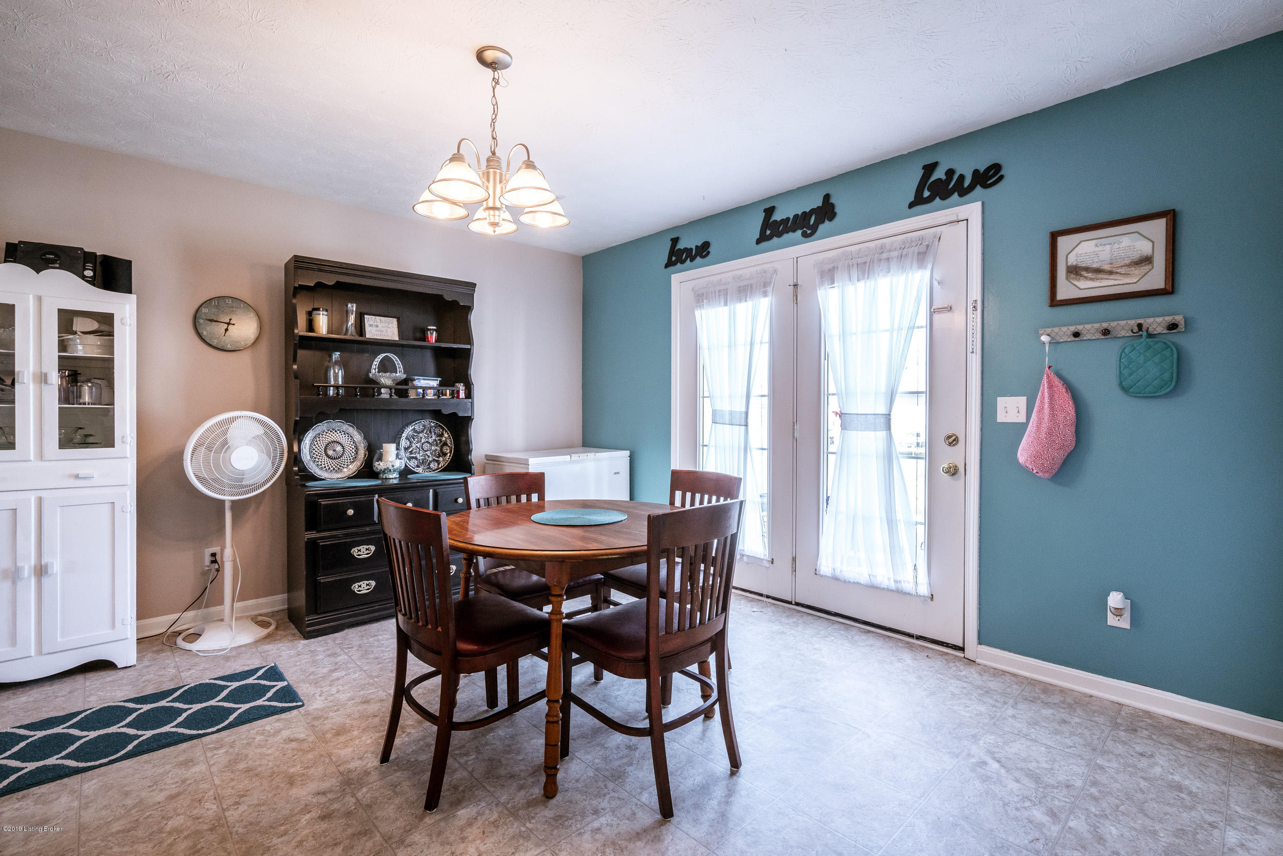 147 Madison Rae Boulevard Shepherdsville, KY 40165 - Photo 11 of 27 147 Madison Rae Blvd-18