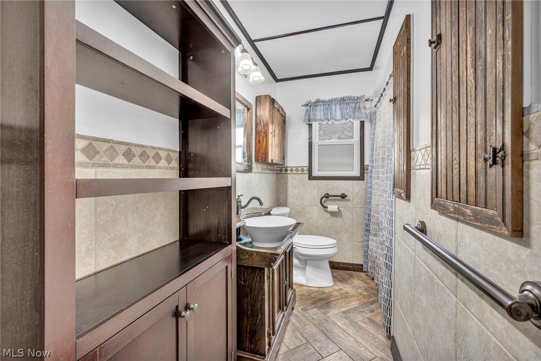 833 Lander Road Cleveland, OH 44143 - Photo 13 of 26 Gallery Image 13