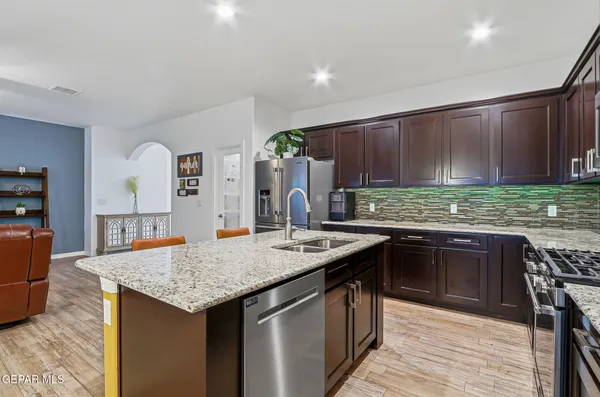 $419,950 | 809 Gold Beach Drive, Canutillo, TX 79835