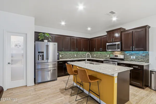 $419,950 | 809 Gold Beach Drive, Canutillo, TX 79835