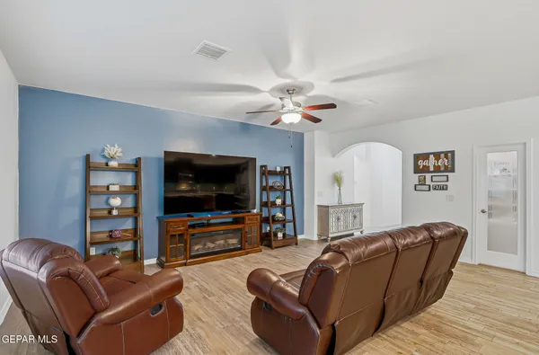 $419,950 | 809 Gold Beach Drive, Canutillo, TX 79835