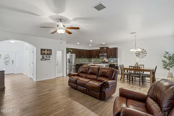 $419,950 | 809 Gold Beach Drive, Canutillo, TX 79835