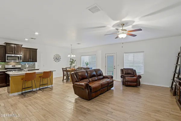 $419,950 | 809 Gold Beach Drive, Canutillo, TX 79835