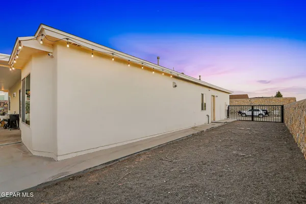 $419,950 | 809 Gold Beach Drive, Canutillo, TX 79835