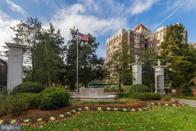 $675,000 | 3900 Cathedral Avenue Northwest, Unit 411A, Washington, DC 20016