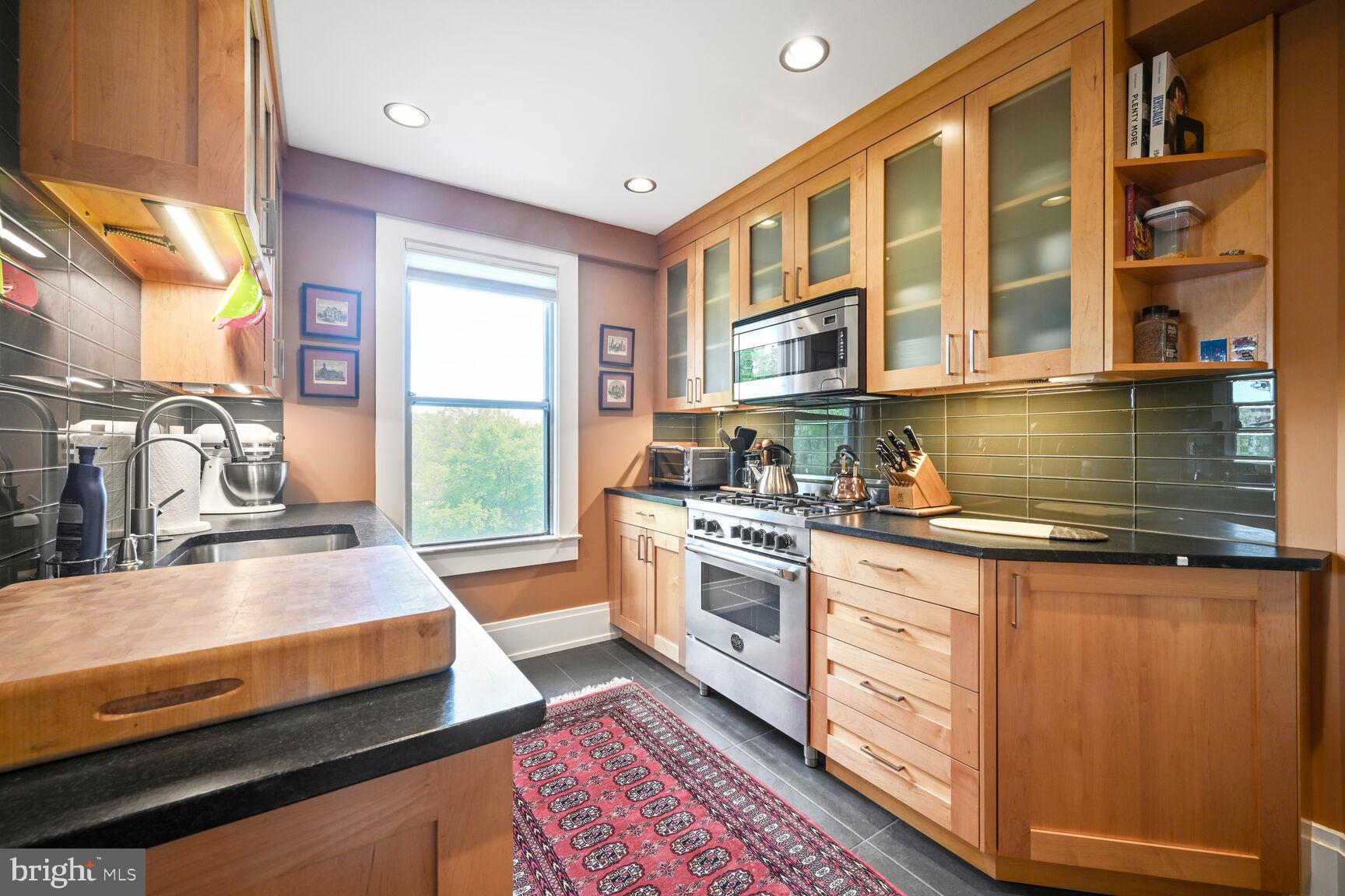 3900 Cathedral Avenue Northwest, Unit 411A Washington, DC 20016 - Photo 12 of 26