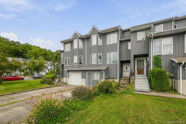 $369,000 | 3 Moriah Lane, Middletown, NY 10940