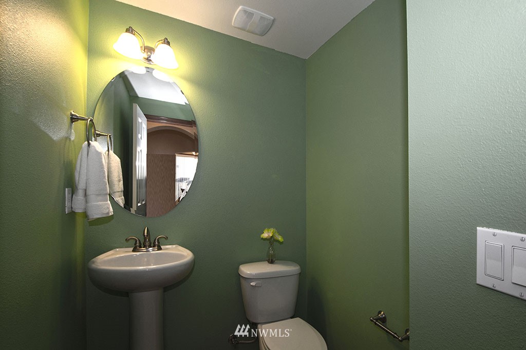 3202 171st Place Southeast Bothell, WA 98012 - Photo 11 of 25 Gallery Image 11