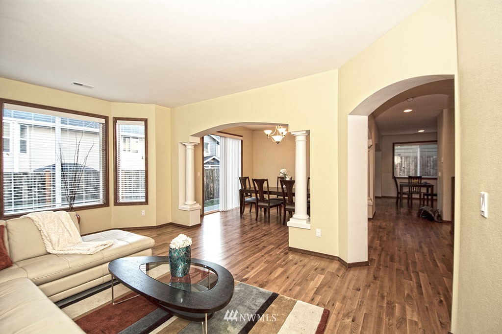 3202 171st Place Southeast Bothell, WA 98012 - Photo 4 of 25 Gallery Image 4
