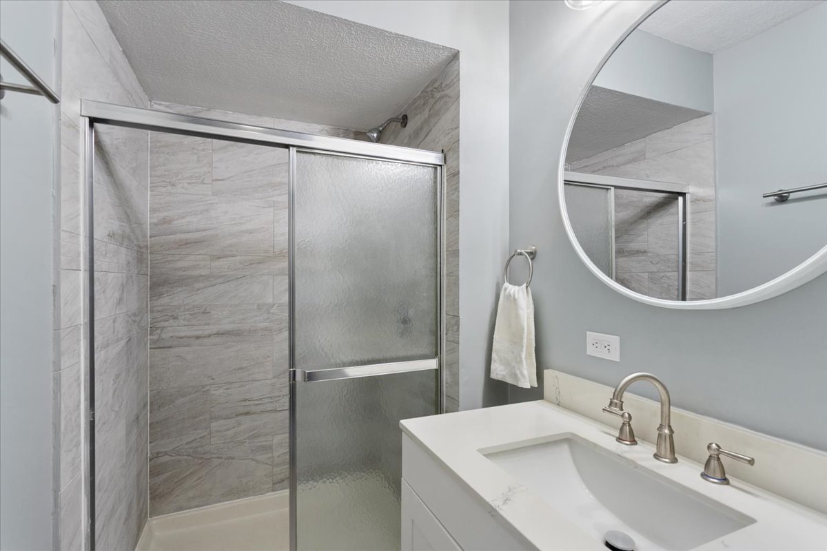 809 Oakton Avenue Romeoville, IL 60446 - Photo 11 of 20